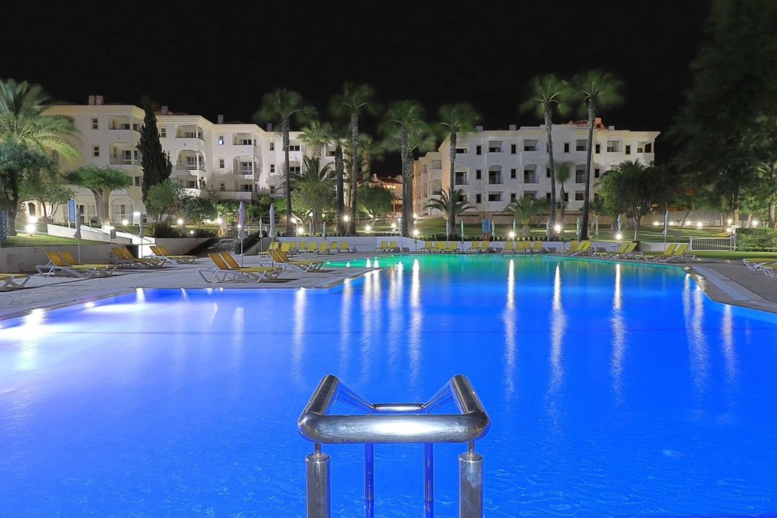 hotels venue vila petra gold and blue events